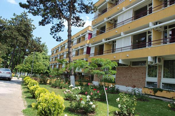 Hotel Sara เนพทุน ภายนอก รูปภาพ